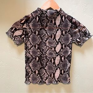 ⭐️3/$15⭐️ Forever 21, Grey,White Snakeskin, Sheer, Mesh Short Sleeve Crop Top, S